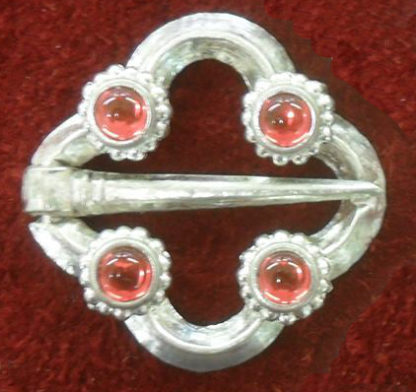 Small Quatrefoil Ring Brooch - Image 3