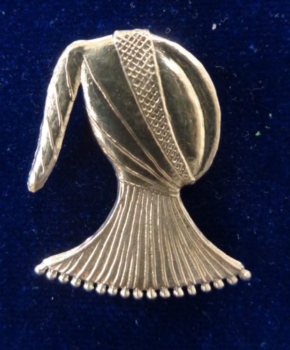 Butt hood brooch