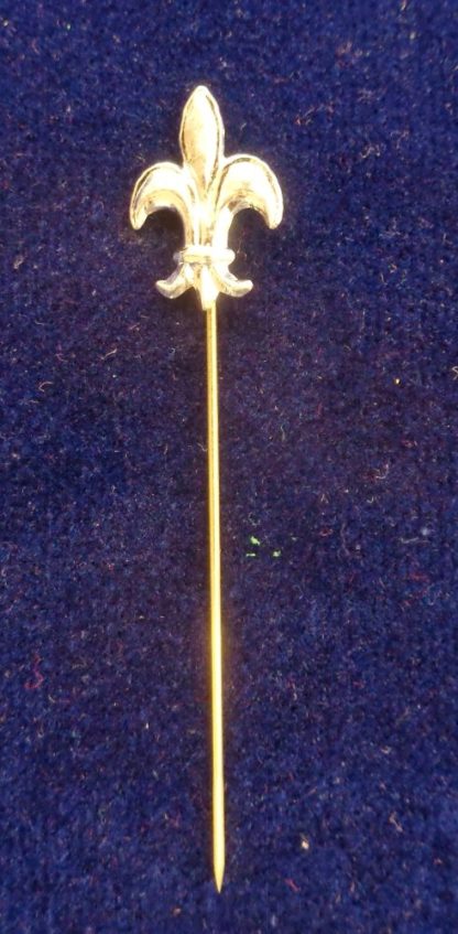 Fleur de Lis veil pin