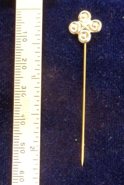 Quatrefoil veil pin with scale