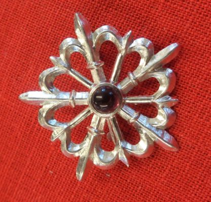 Fleur de Lis Starburst Brooch - Image 5