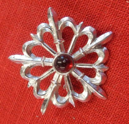Fleur de Lis Starburst Brooch - Image 4