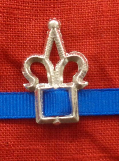 fleur de lis riband or chaplet decorations