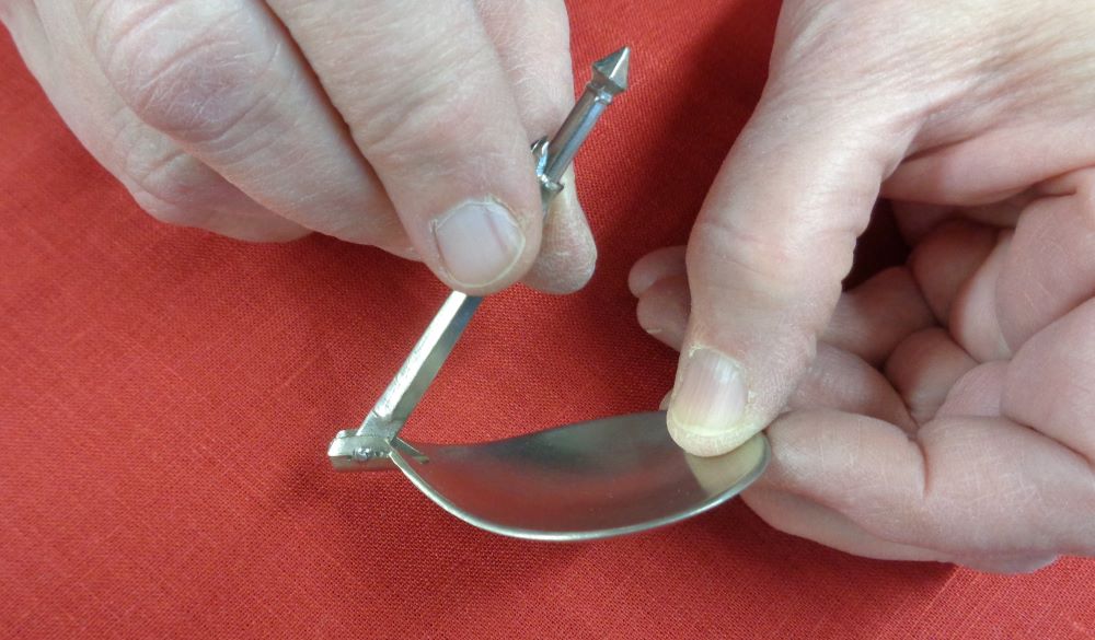 Folding the spoon