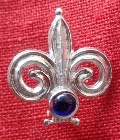 Fleur de Lis Brooch with Stone - Image 7