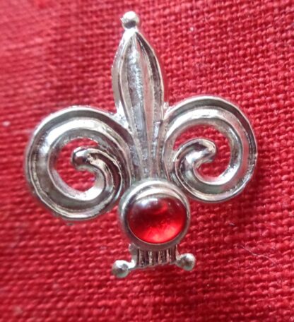 Fleur de Lis Brooch with Stone - Image 3
