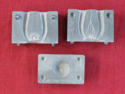 Hollow button mold