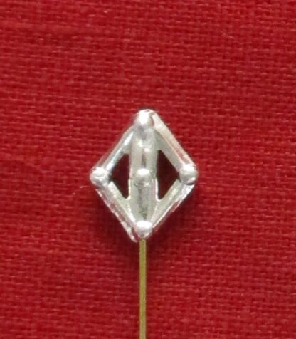 Lozenge pin