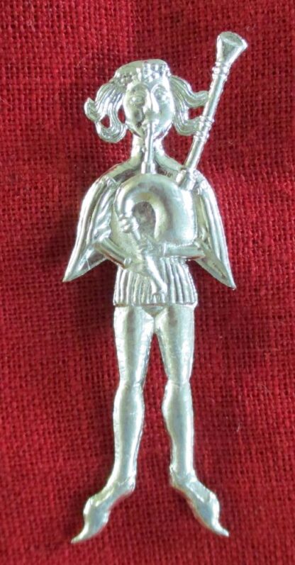 Bagpiper brooch