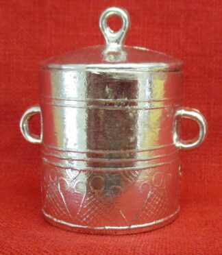 Toy cooking pot with the lid on