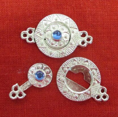 Large interlocking clasps - blue