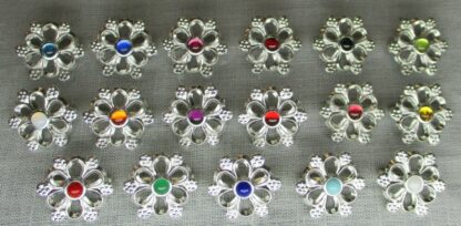 Sexfoil brooch with stones, in 17 available colors