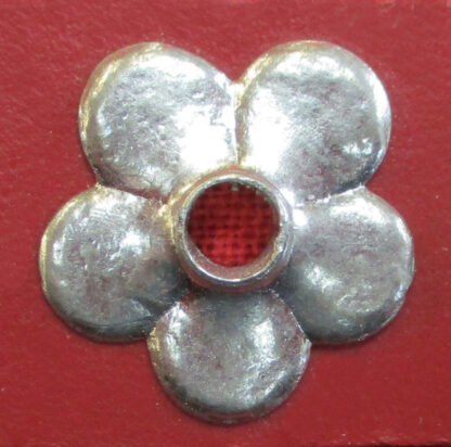 Large cinquefoil eyelet